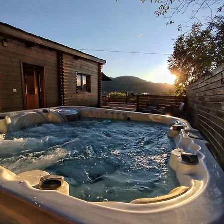 Le Chalet Jacuzzi Et Detente 4 Etoiles Bagnères-de-Bigorre Exterior foto